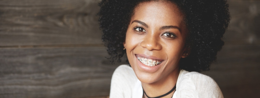 portrait-beautiful-young-woman-with-afro-hairstyle